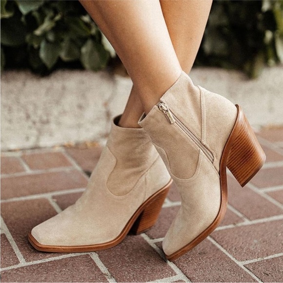Vince Camuto Amtinda Western Bootie Cowboy Boot Suede Tan Neutral Square Toe - Picture 1 of 11